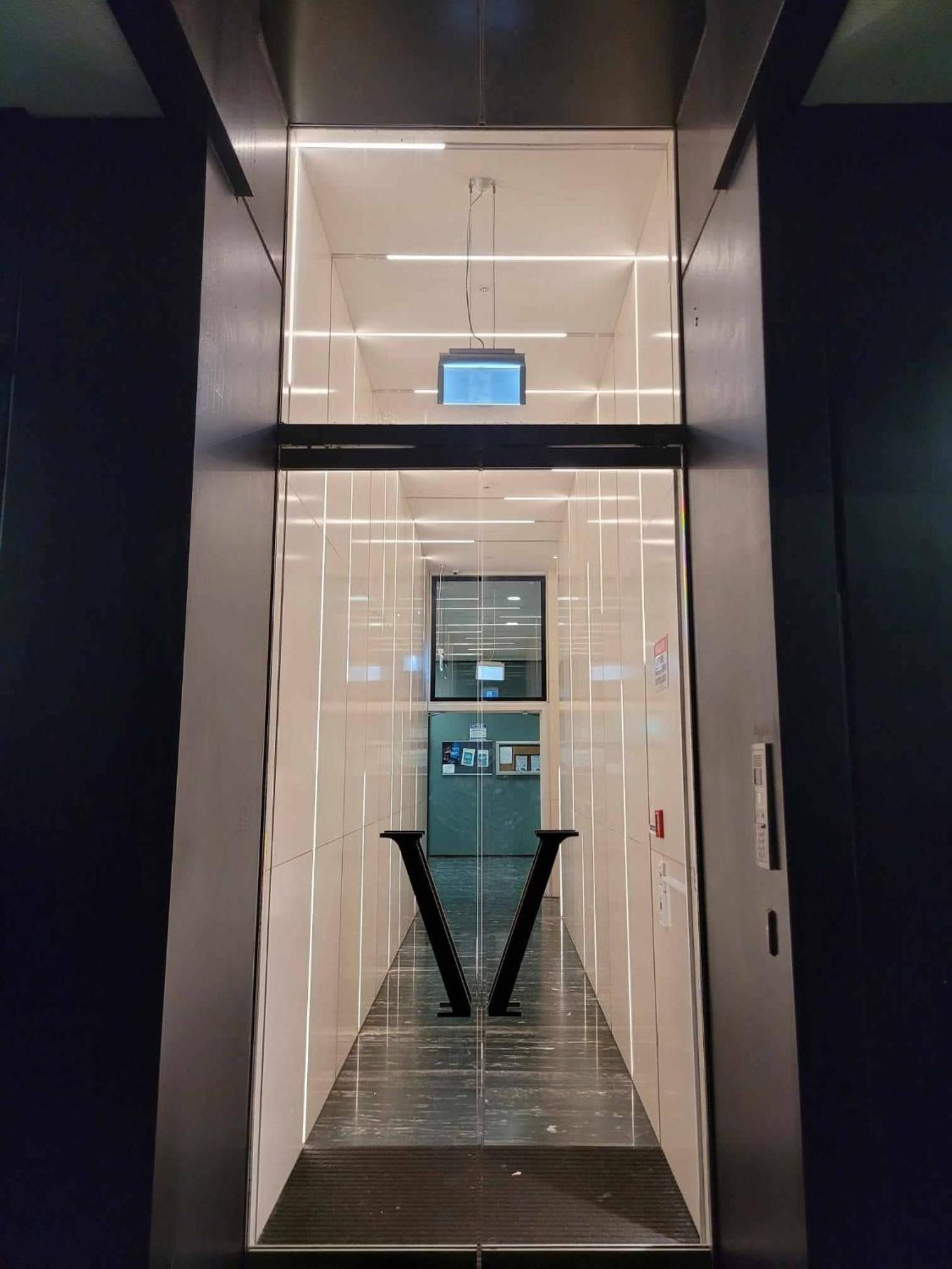 Apartment Sky Tower Just Next Door Free Parking *