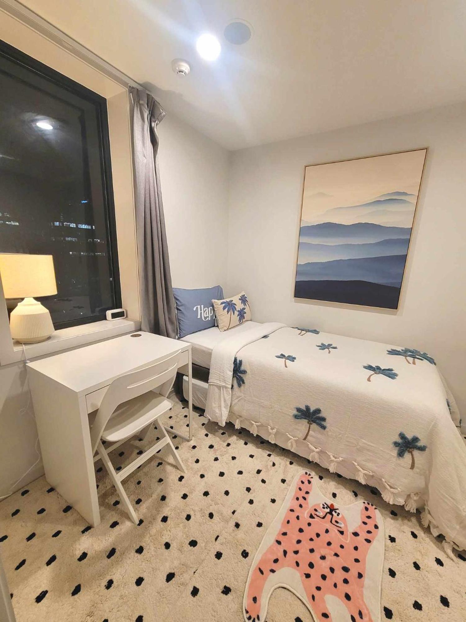 Apartment Sky Tower Just Next Door Free Parking *